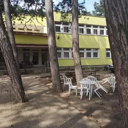 Fenyves Panzio Couette-café Siófok